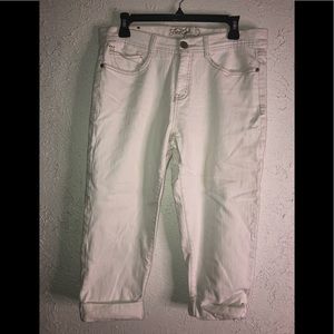 White cropped jean capris